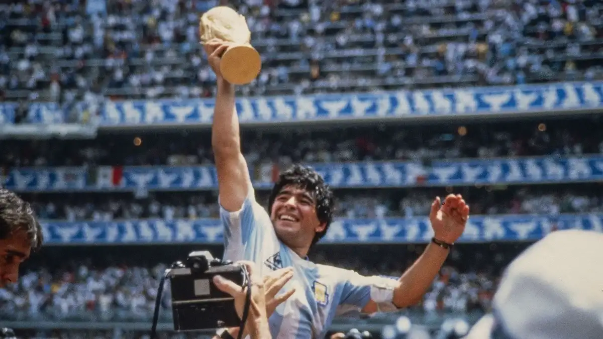 Maradona fue la gran figura en el equipo dirigido por Carlos Salvador Bilardo para la obtención de la Copa del Mundo en México 1986.