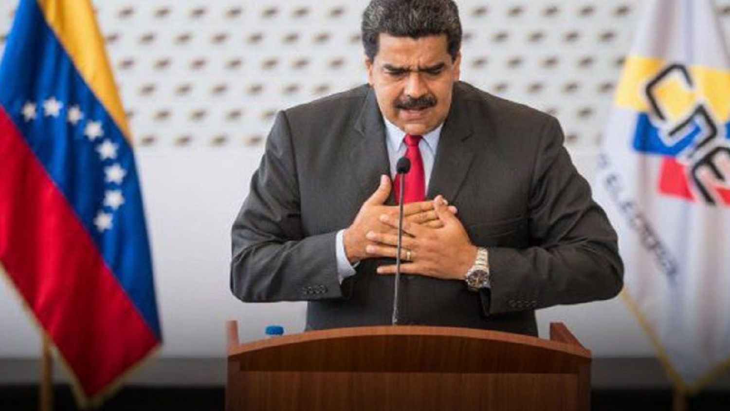 ASÍ LLEGA NICOLÁS MADURO  a inscribirse para su tercera elección: la PLATAFORMA UNITARIA sigue imposibilitada