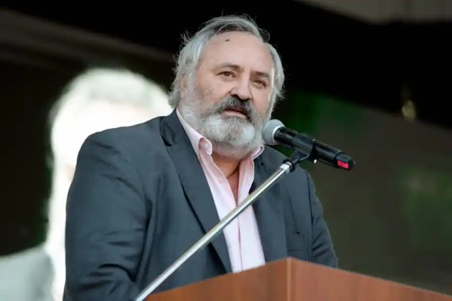 Senador de Juntos criticó a Santilli por un video donde denuncia supuesto narcotráfico: "Es una payasada"