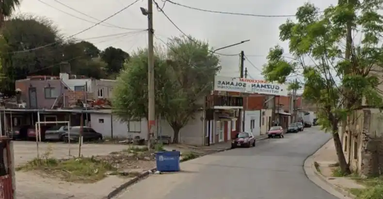 Un conductor de 18 años chocó a un niño y fue increpado a golpes por los vecinos