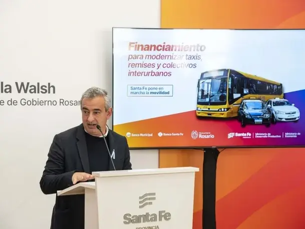 Presentaron nuevas líneas de crédito para renovar flotas de taxis, remises y colectivos