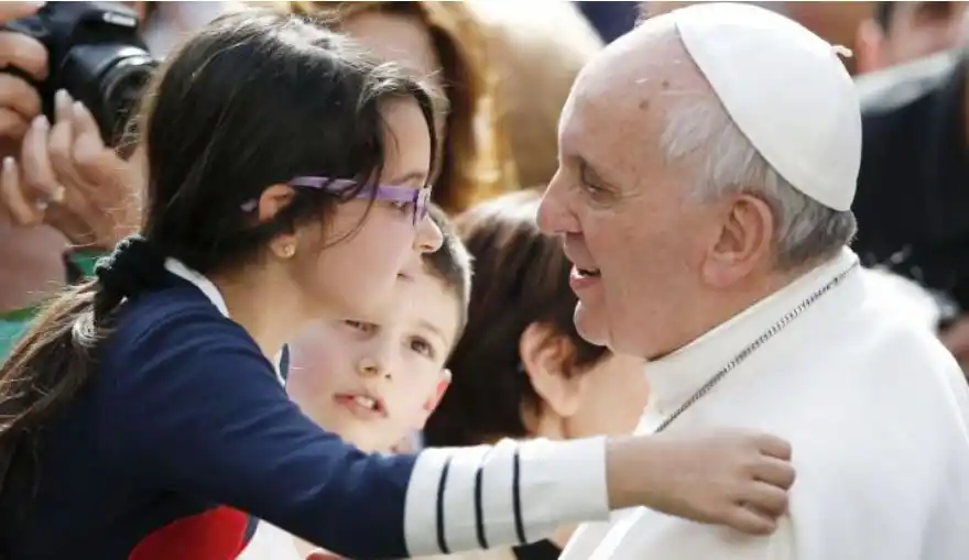El Papa anunció la  celebración de la primera Jornada Mundial del Niño