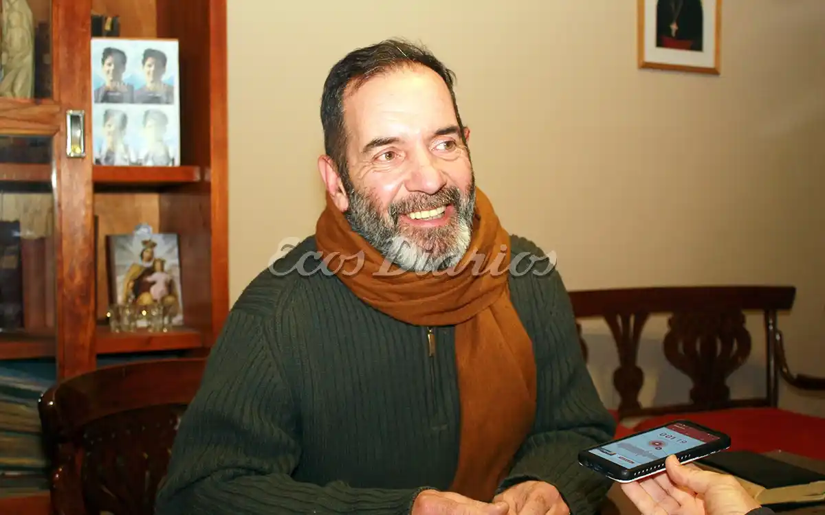 Padre. Fernando Mendoza, párroco de Santa María del Carmen