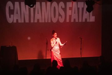 Charo López regresa con su karaoke para una noche de música y risas
