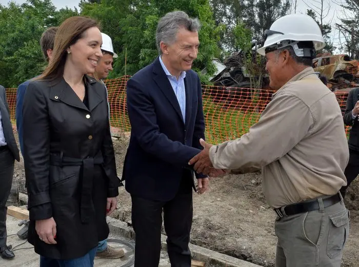 Macri, junto a Vidal, recorrió obras de entubamiento en San Fernando