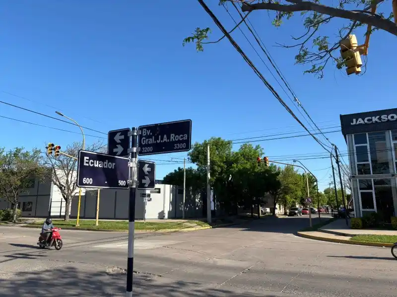 Cambio de sentido en calle Ecuador.