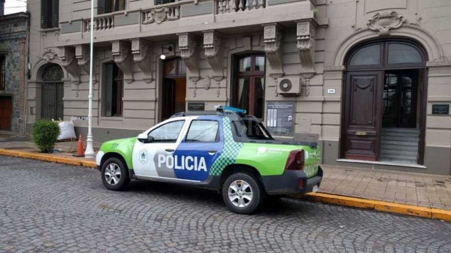 Personal de la Comisaría Primera recuperó una moto y un televisor que habían sido robados días atrás