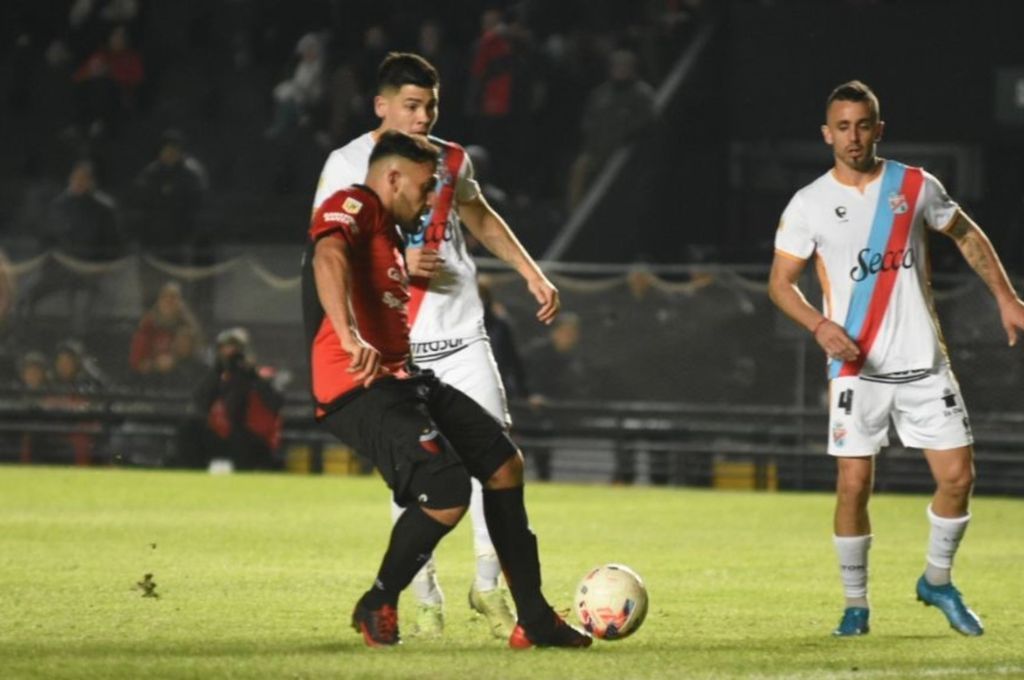 Colón empató con Arsenal