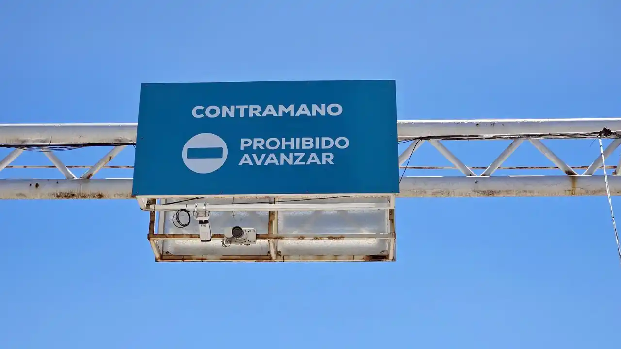 Cartel. Cámaras registran en el ingreso y egreso de vehículos