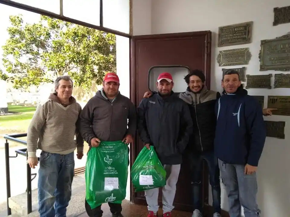Continúa el programa de entrega de indumentaria a trabajadores