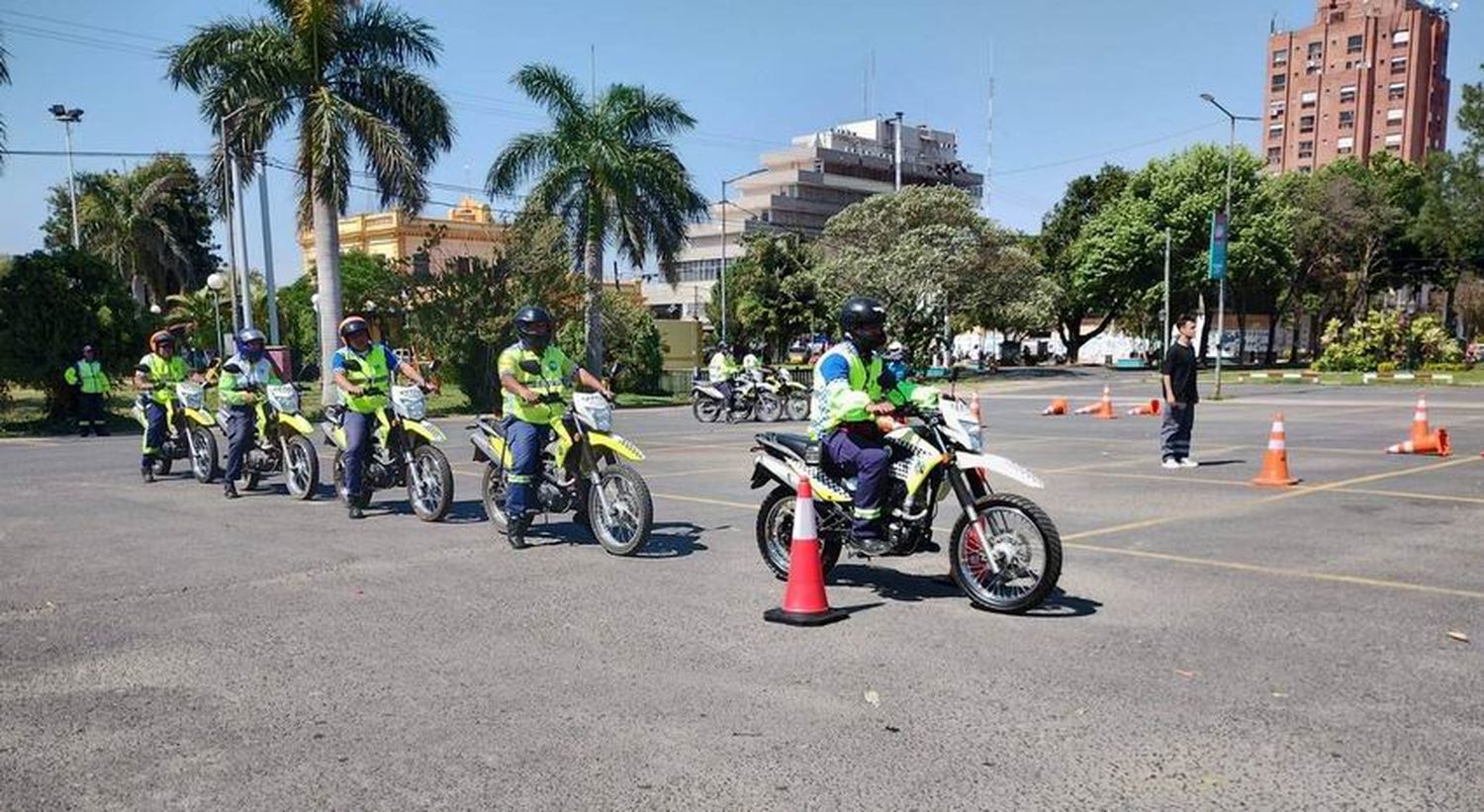 Casco siempre: comenzó en Formosa la 
Clínica de conducción segura de motocicletas