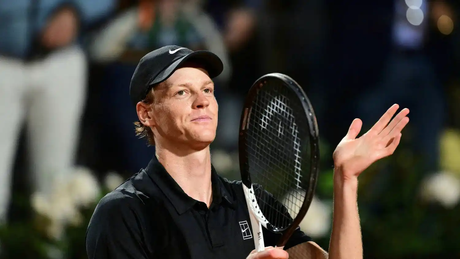 Sinner apabulló a Ruud para hacerse un lugar en semifinales