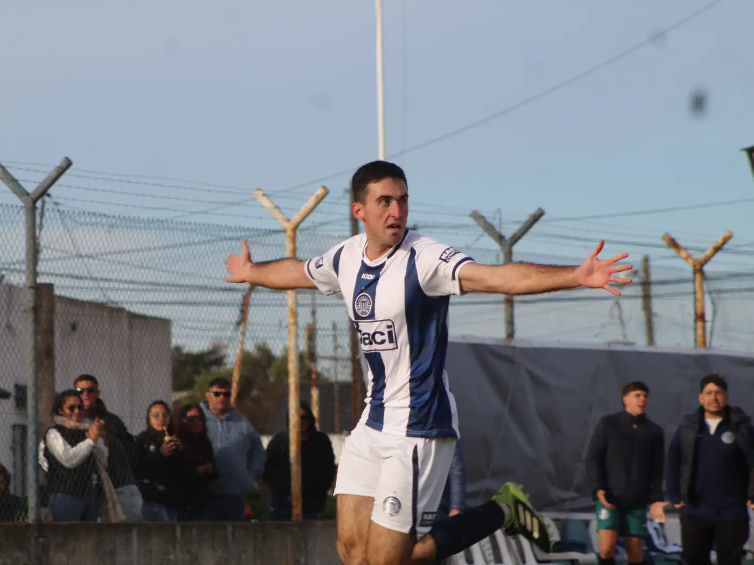 González
