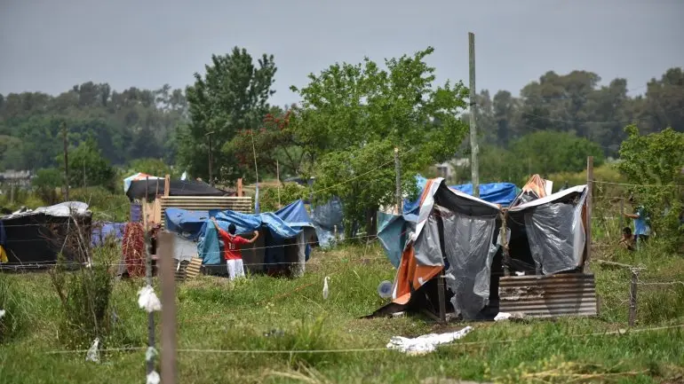 Merlo: Murió nene de 8 años de un disparo en reyerta en toma de viviendas