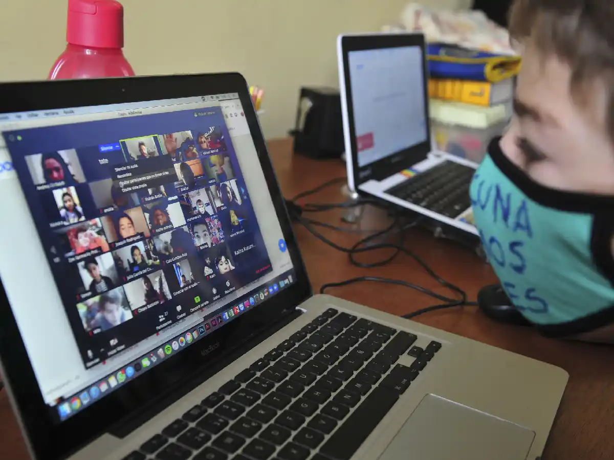 La escuela en cuarentena: el desafío del trabajo en equipo entre chicos, padres y docentes   