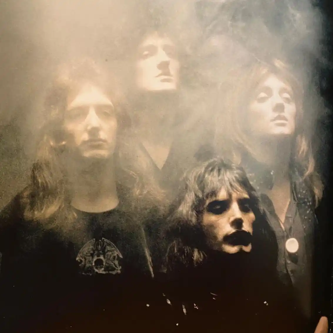 “Bohemian Rhapsody”: la obra maestra que aún desafía a Queen medio siglo después