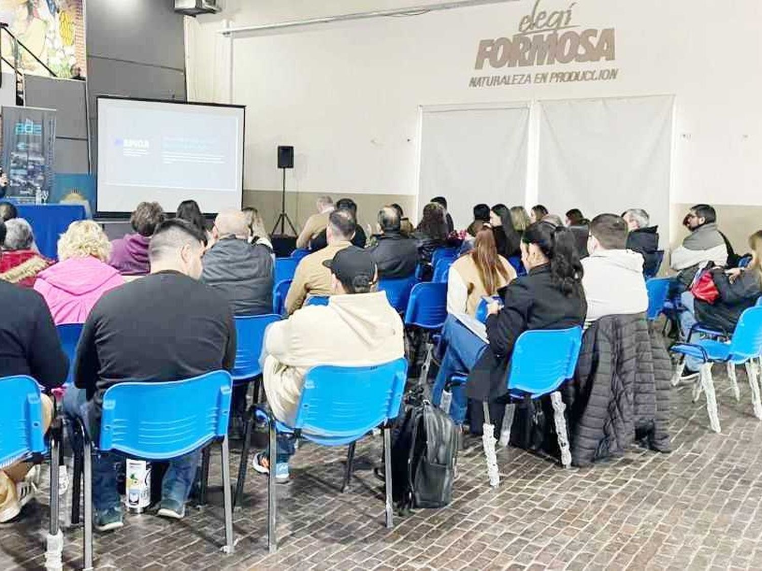 Impulsan un nuevo
taller de marketing digital