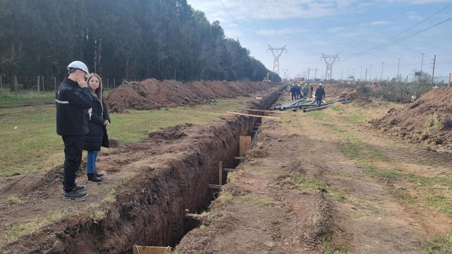 La provincia avanza con el tendido de tres electroductos subterráneos
