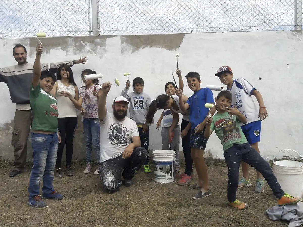 Frontera: niños embellecen las paredes del Hogar de  las Hermanas de Calcuta
