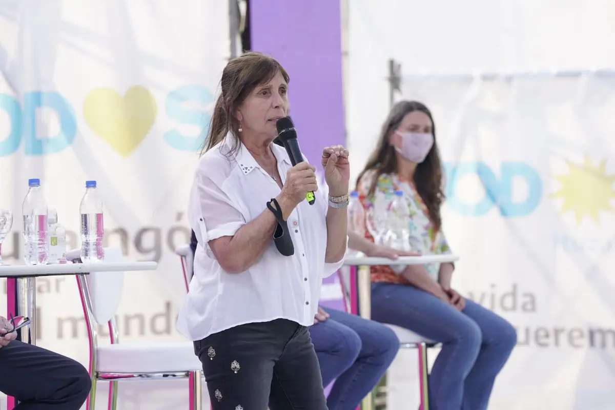 Una ministra de Kicillof le pidió a los jóvenes que “no miren televisión”