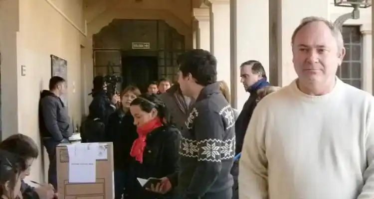 Elecciones 2013: Votaron Iván Paz y Dalmy Butti