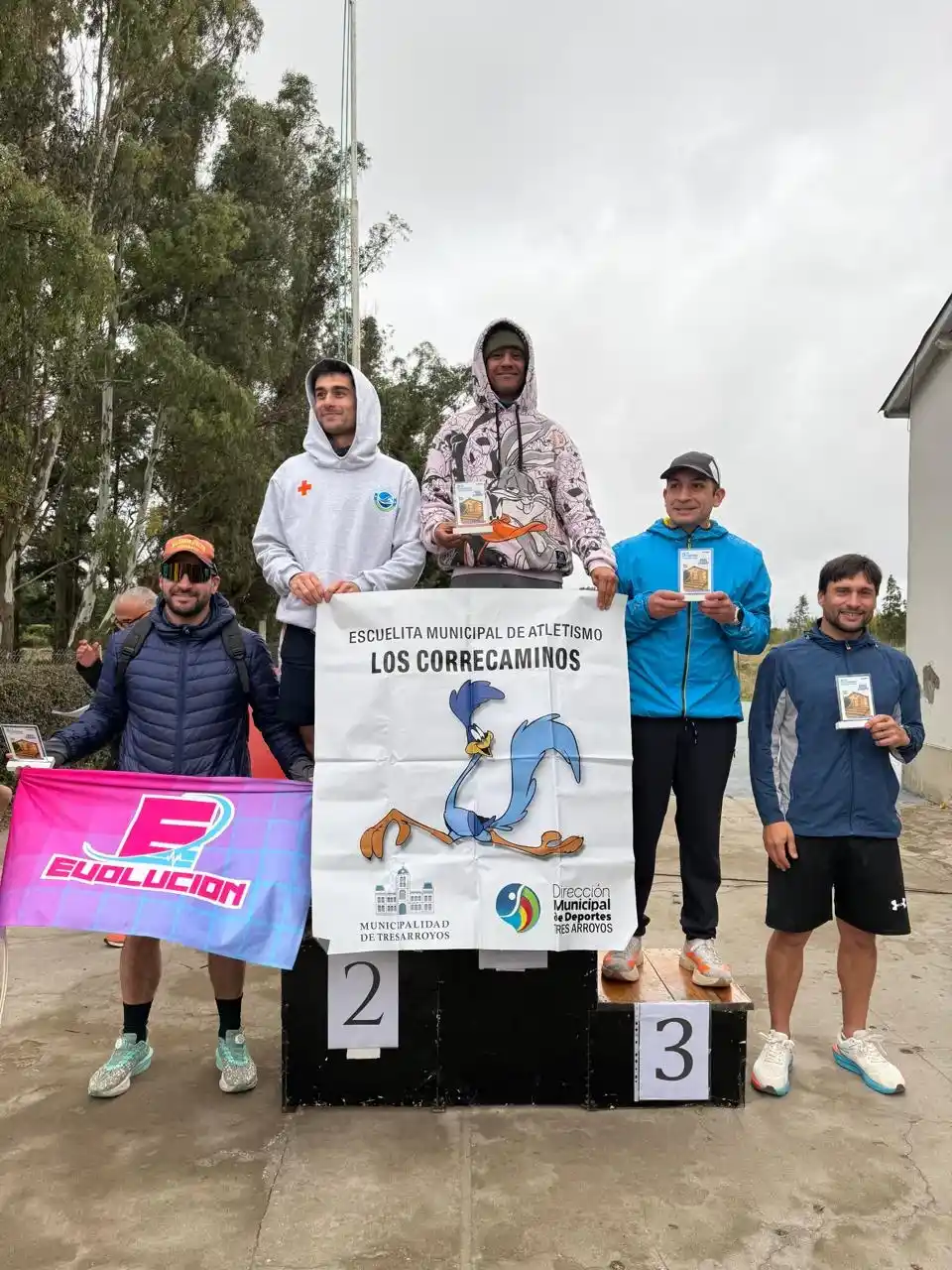 podios correca escuela 12 - 1