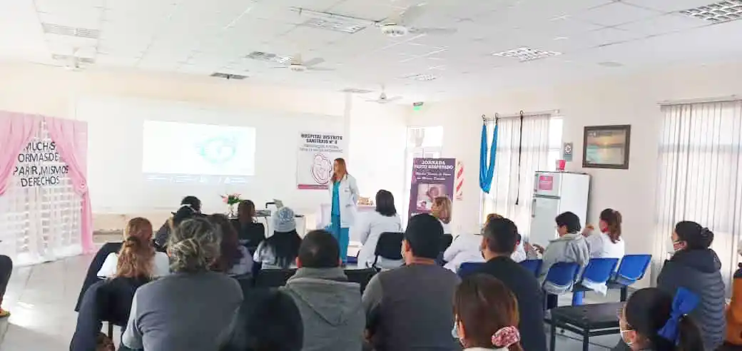 Siguen las charlas sobre la importancia y 
alcance del parto humanizado y respetado