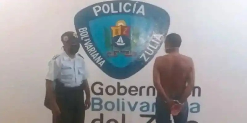 Hombre OBLIGÓ a su hijo de 7 años a ingerir licor: ahora está hospitalizado