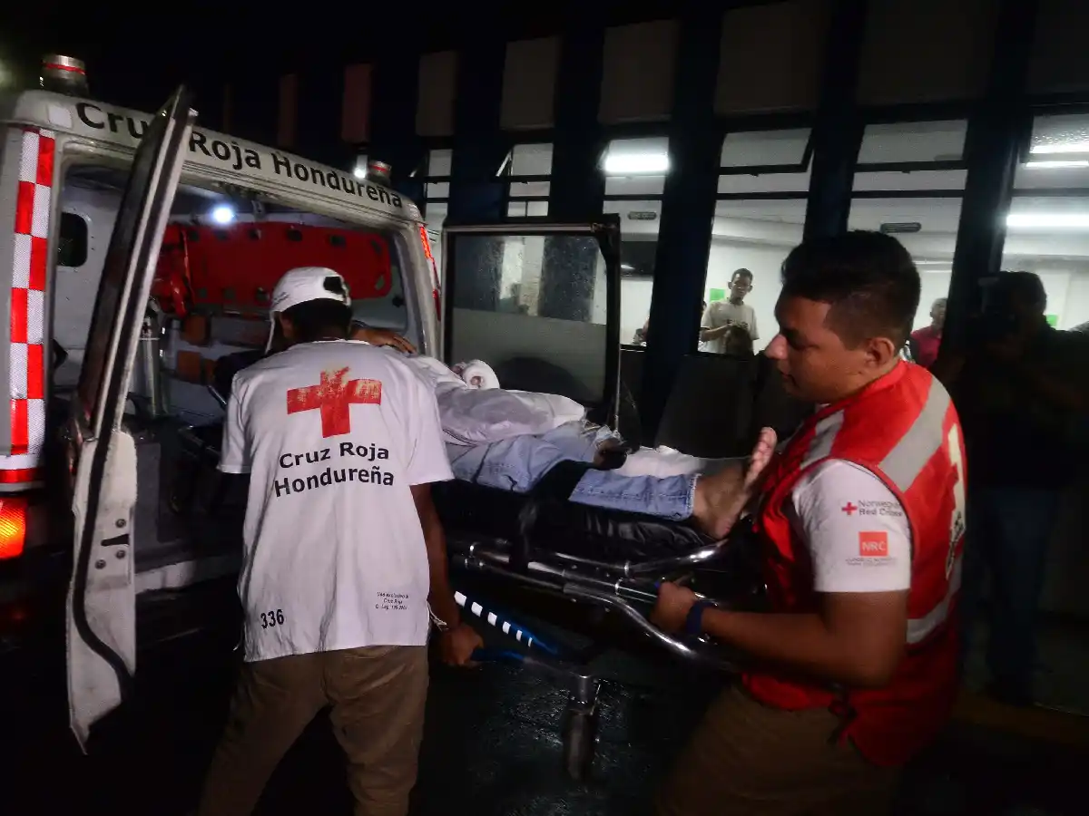 Tres muertos y doce heridos en un ataque  al micro de un equipo de fútbol hondureño