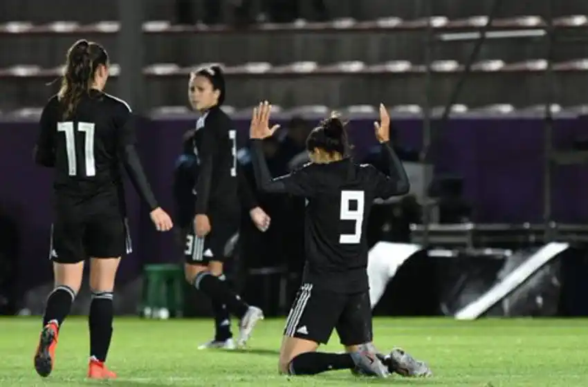 Argentina se despidió del país con victoria ante Uruguay