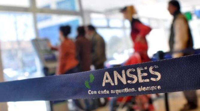 Más de 17 mil niños santafesinos deben presentar la libreta AUH