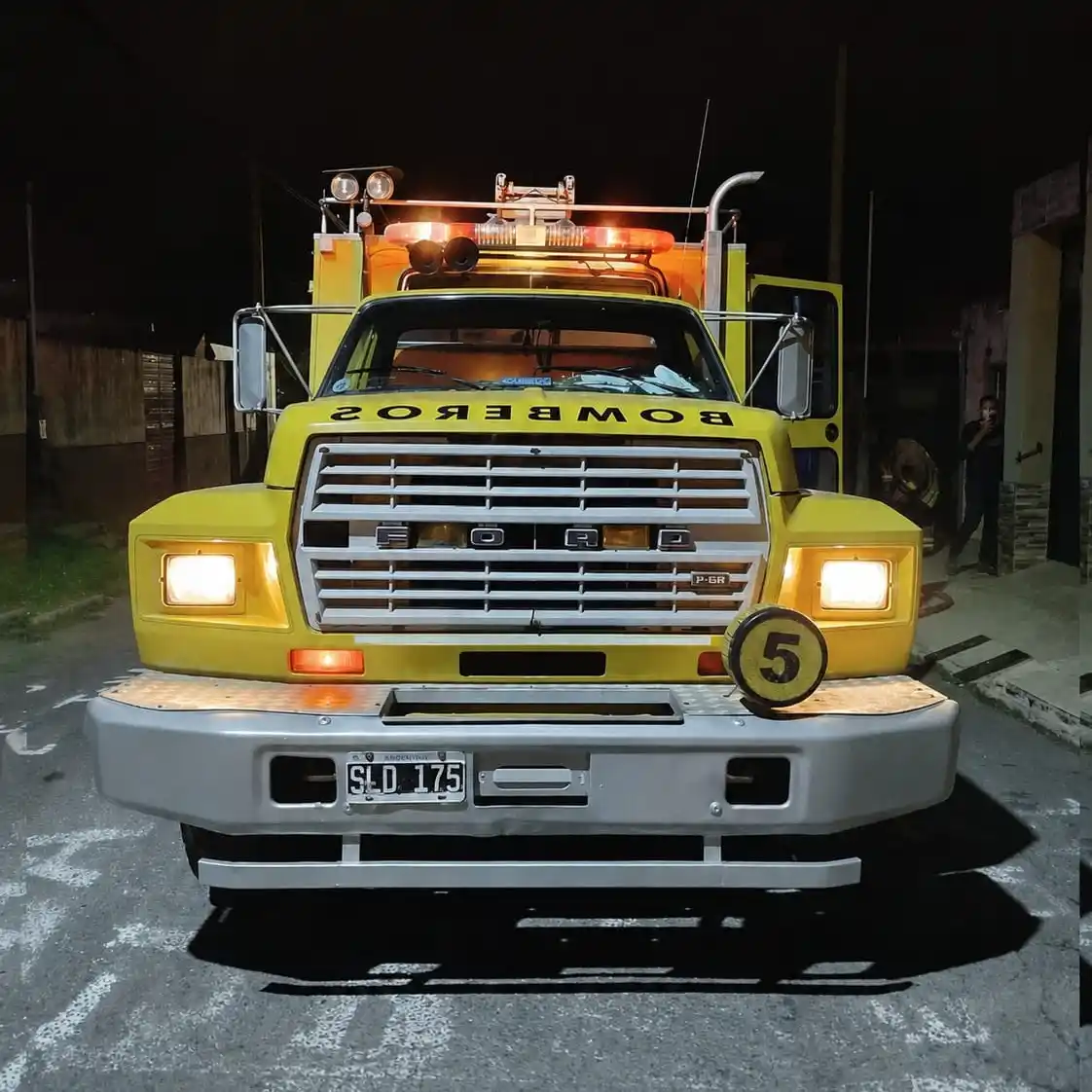 Una pareja y su bebé resultaron afectados por inhalación de monóxido de carbono tras un incendio en Victoria