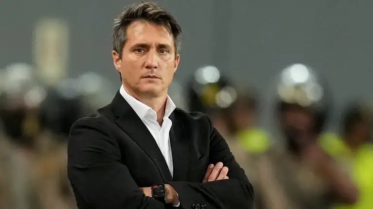 Guillermo Barros Schelotto, DT de Vélez.