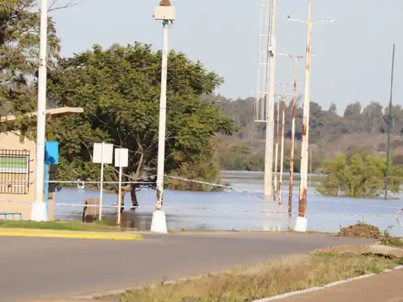 Continúa el descenso del río Uruguay en la costa y puerto de Concordia