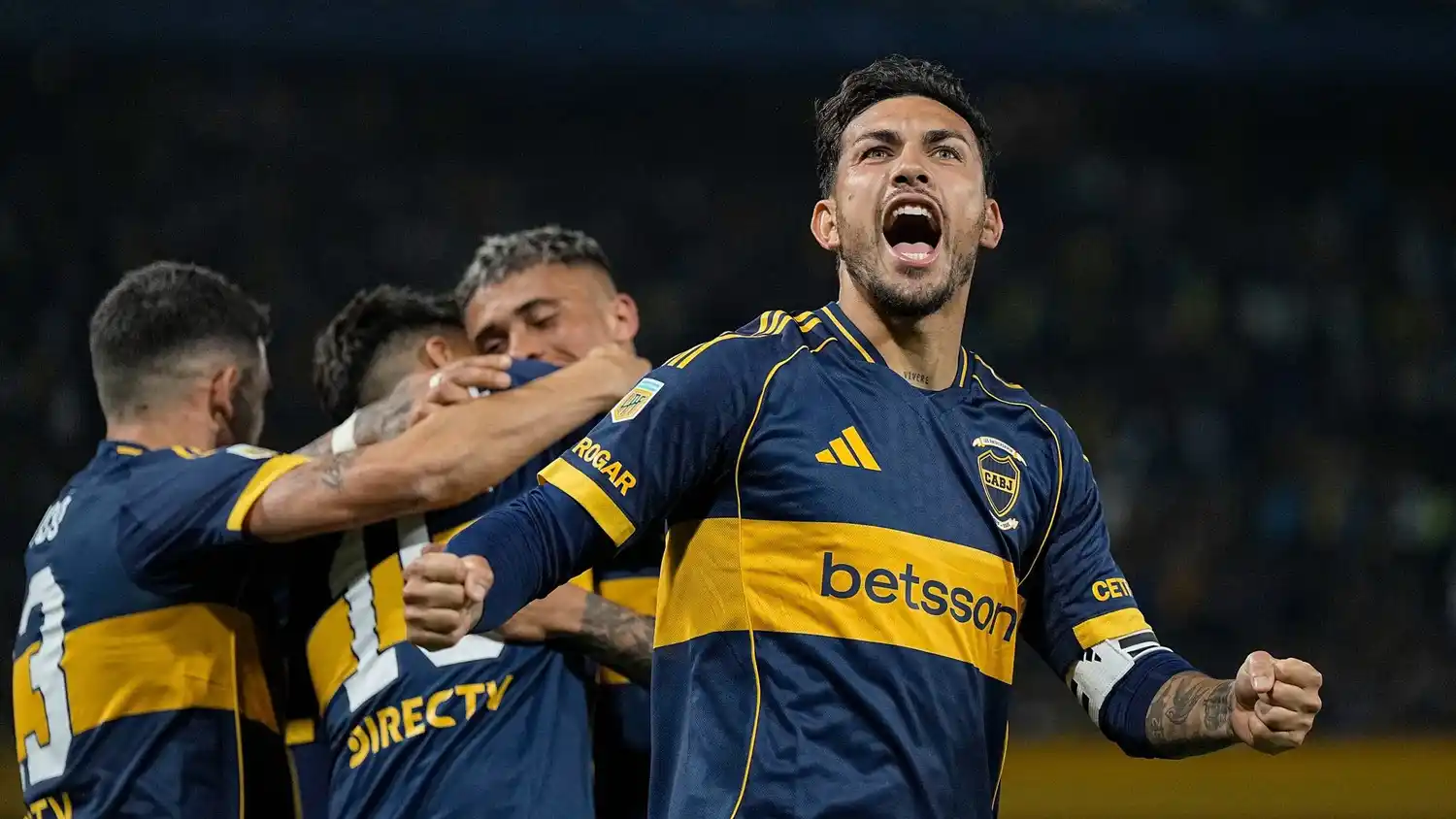 Paredes es parte del festejo de Boca.