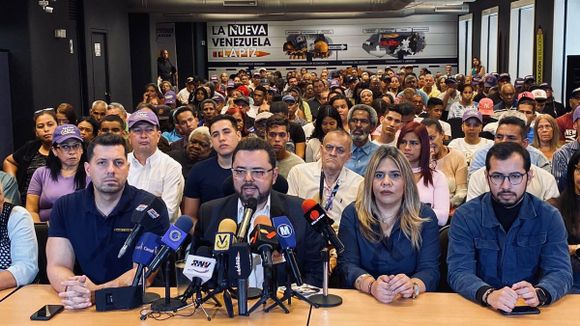 ANTONIO ECARRI RETA A EDMUNDO GONZÁLEZ a un DEBATE para que los venezolanos conozcan sus propuestas