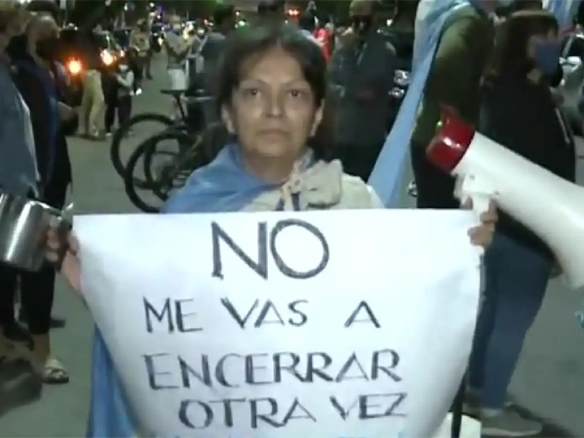 Bullrich encabezó las críticas a las medidas sanitarias y protestó en la Quinta de Olivos