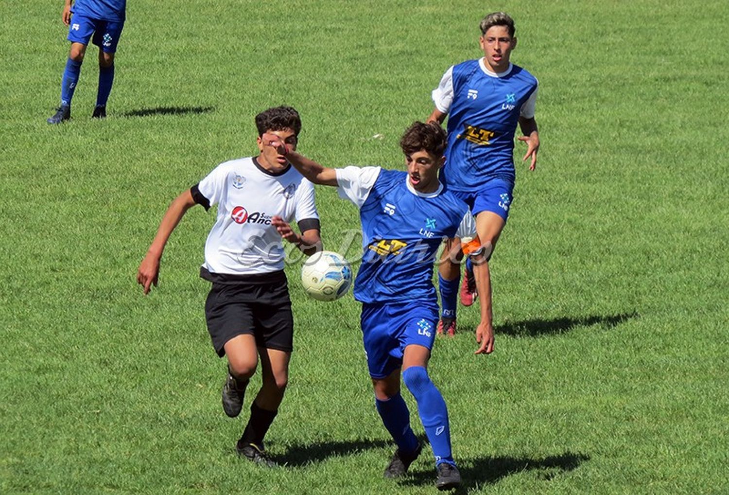 Necochea arrancó con goleada
