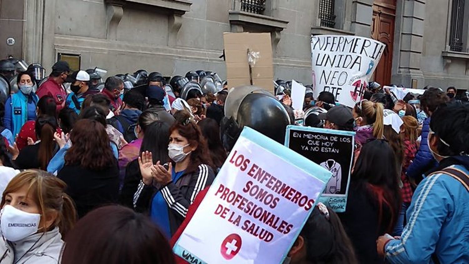 Enfermeros convocan a escrache en la casa que el Ministro de Salud porteño Fernán Quirós tiene en San Fernando