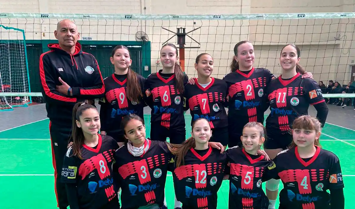Las pequeñas guerreras dirigidas por el profesor Raúl “Tuca” Juncos.