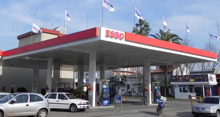 Escape de gas en estación de servicio de 3 de Febrero y Mitre