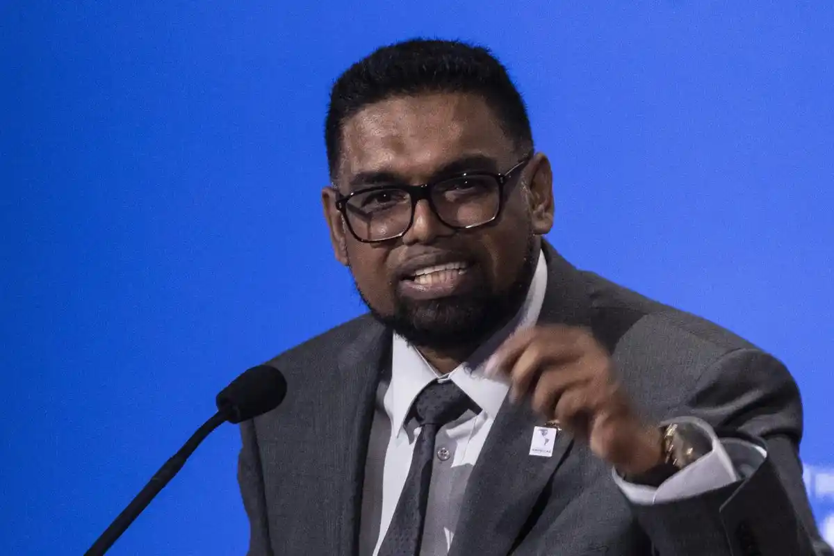 Advirtiendo con dar «pasos» el presidente de Guyana pide «sensatez» a Venezuela