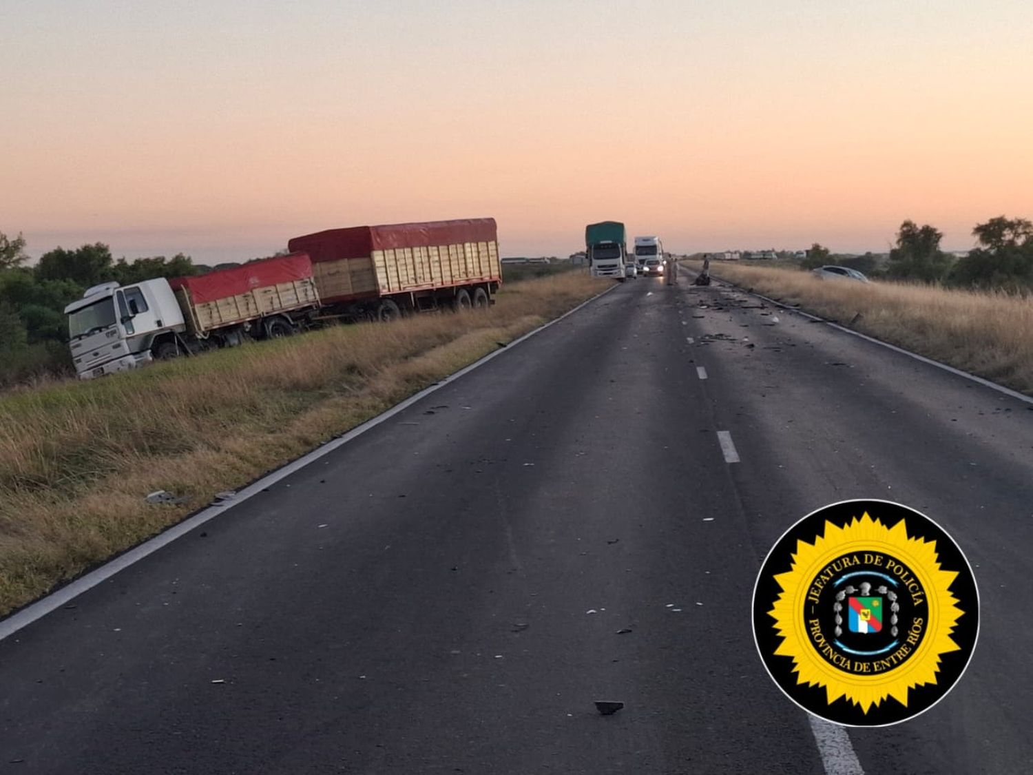 Accidente de tránsito en la ruta 174 involucra tres camiones y un automóvil