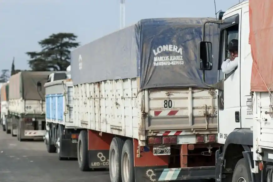 Ingresaron 4,9 Mt de granos a los puertos del Gran Rosario, el tercer volumen más alto en la historia