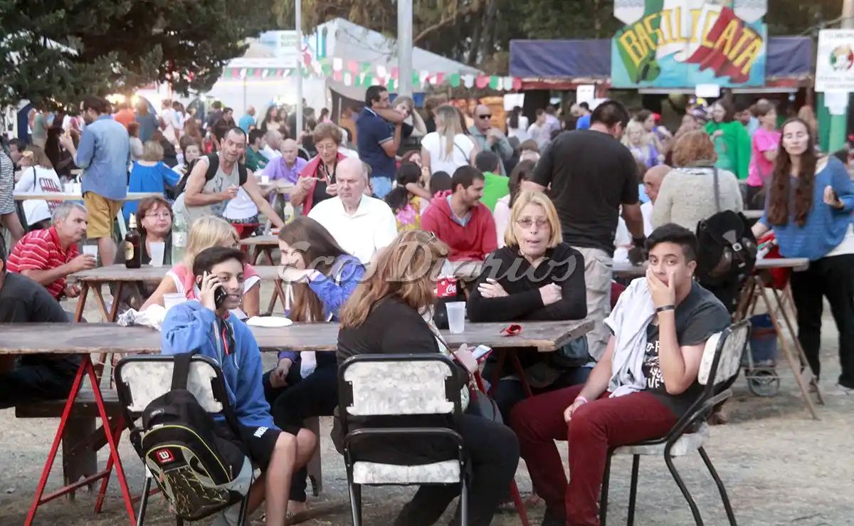 En enero. Entre el 17 y  19 será la nueva Feria de las Colectividades