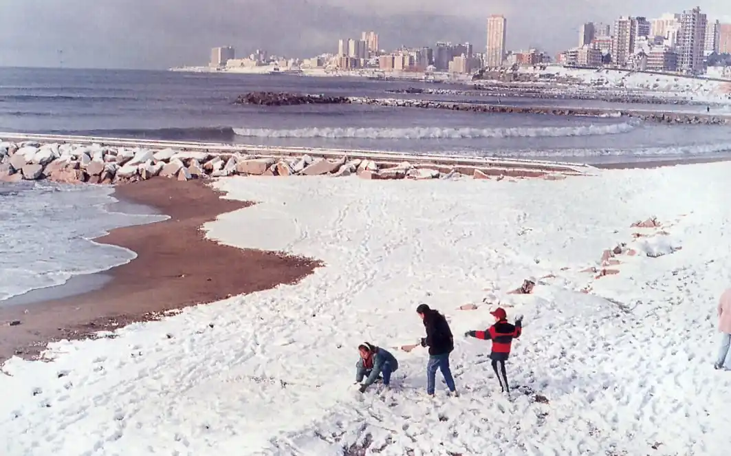 El fin de semana puede llegar con nieve a la costa, de Claromecó a Mar del Plata