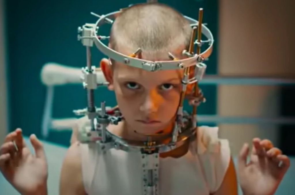 Titane, la película que provocó desmayos y descomposturas, ganó en Cannes