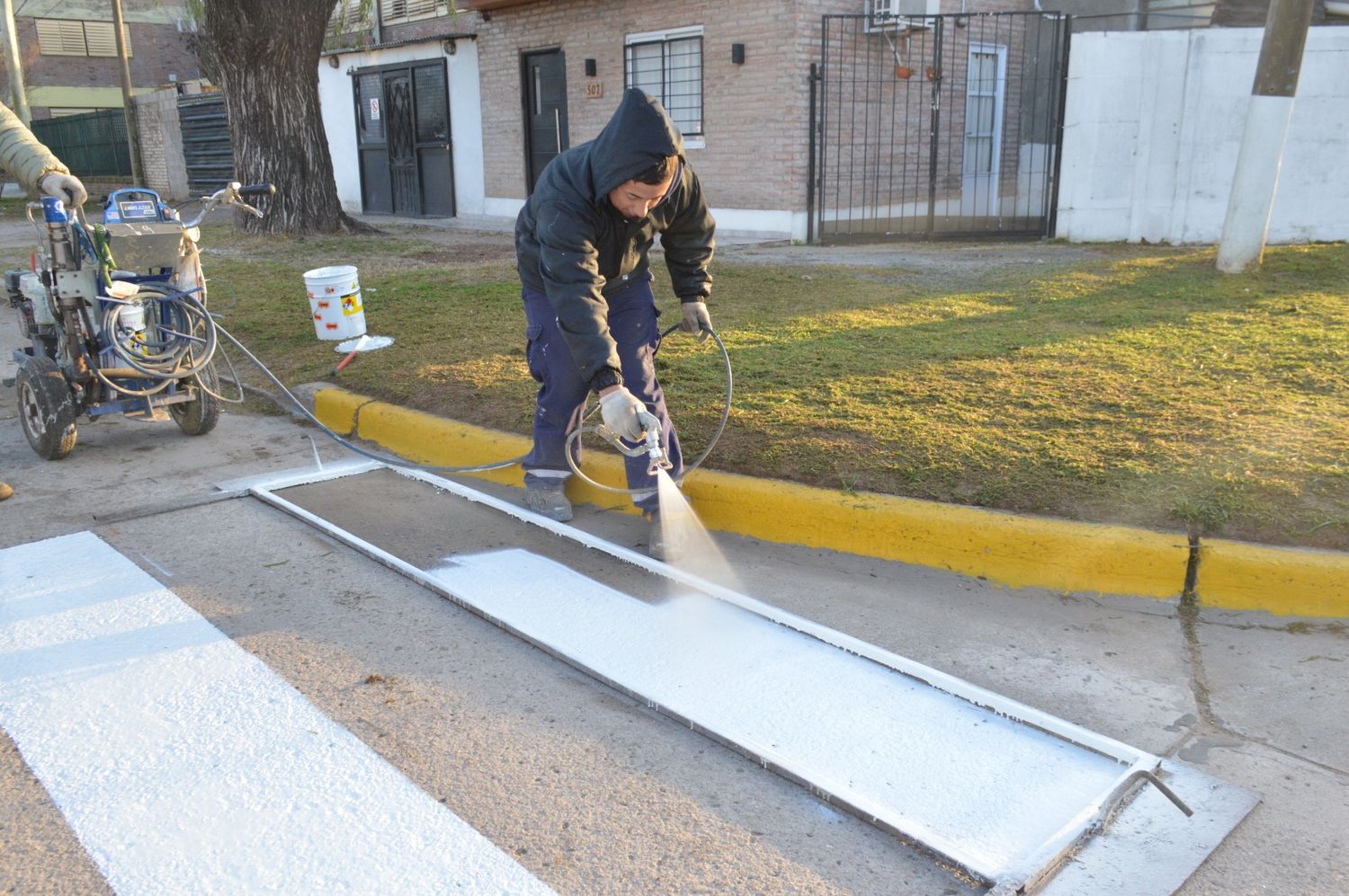 Intenso trabajo de las cuadrillas municipales.