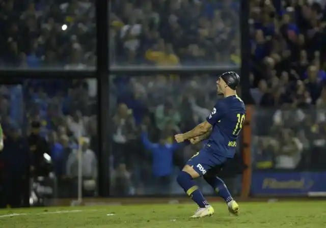 Zárate reapareció y tiró más palos contra Vélez