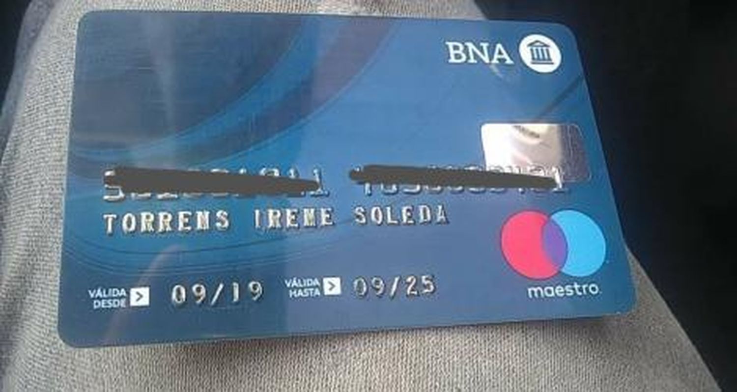Tarjeta encontrada en Banco Nación